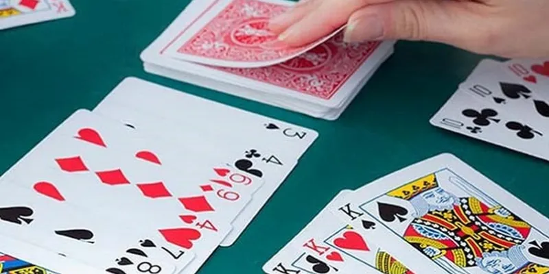 Tìm hiểu luật chơi bài Phỏm cơ bản